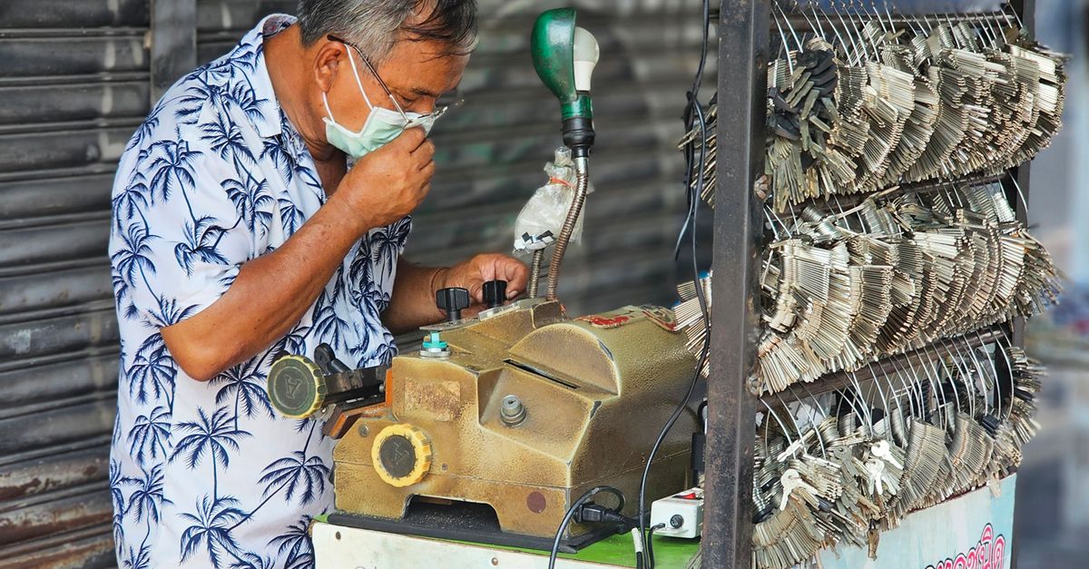 locksmith service technician — A1 Summit Locksmith